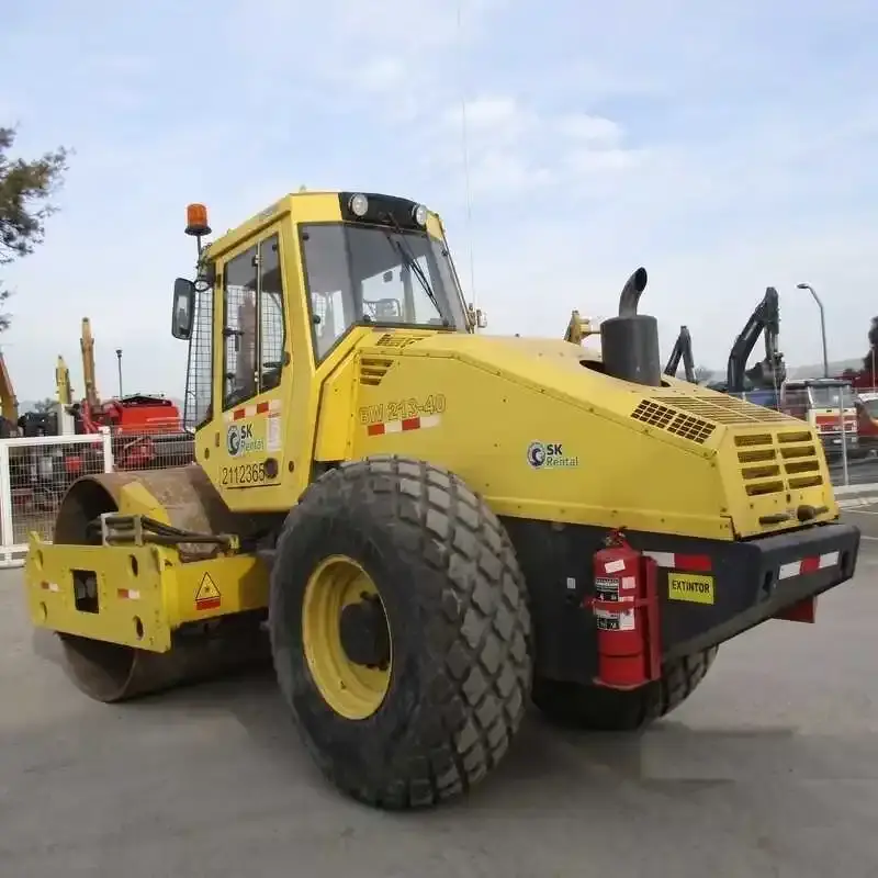 Arriendo de Rodillo Compactador 11 Ton. Bomag modelo BW211D-40 en SK Rental con cobertura nacional.